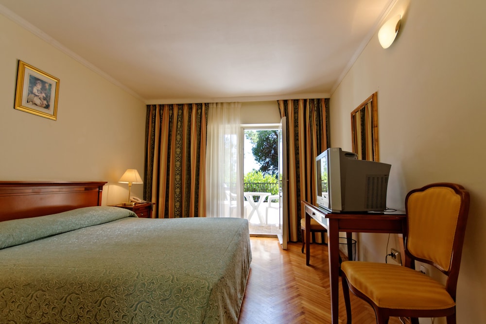 All Inclusive Hotel Val 9/50