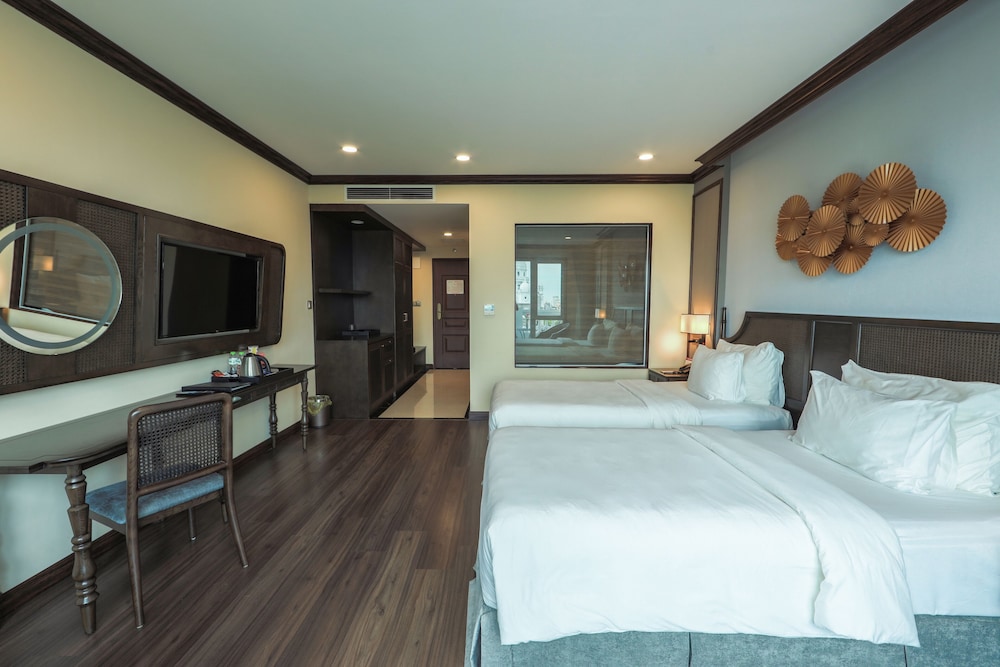 Grand, Deluxe, Twin Beds, Balcony, Interior Wing
