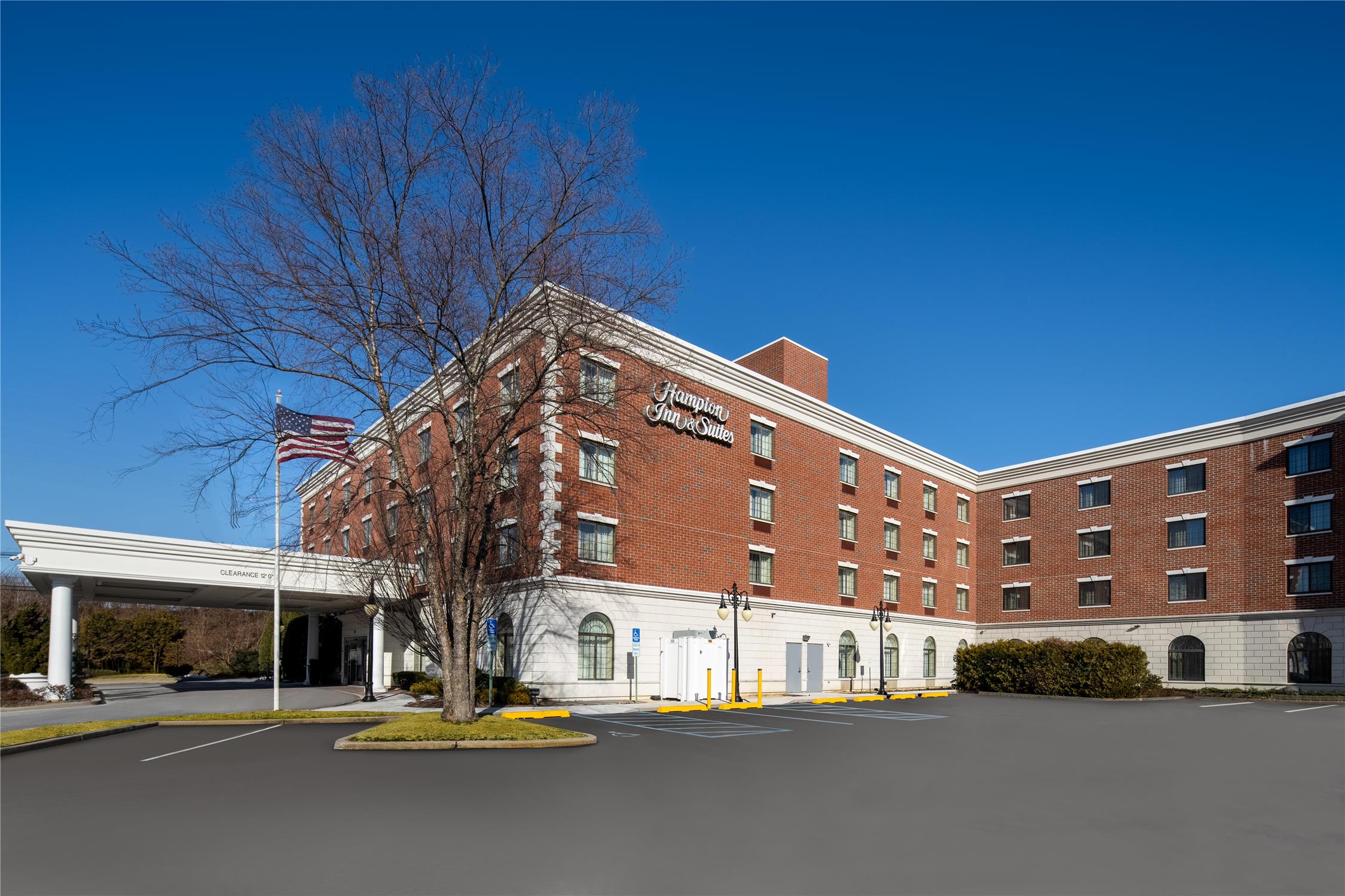 Hampton Inn And Suites Rockville Centre 82/85