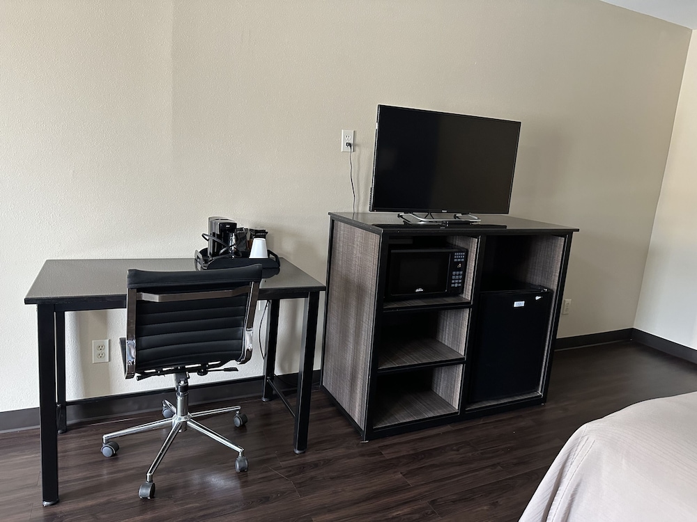 Express Inn Suites 37/52