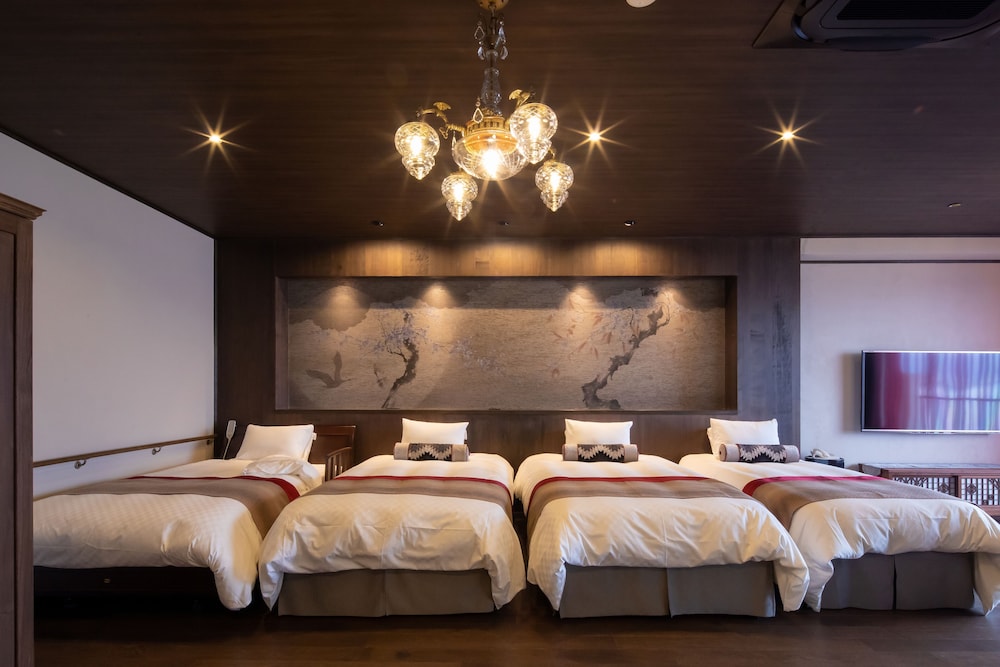 Universal, Suite, Twin Beds, 3 Murphy Beds