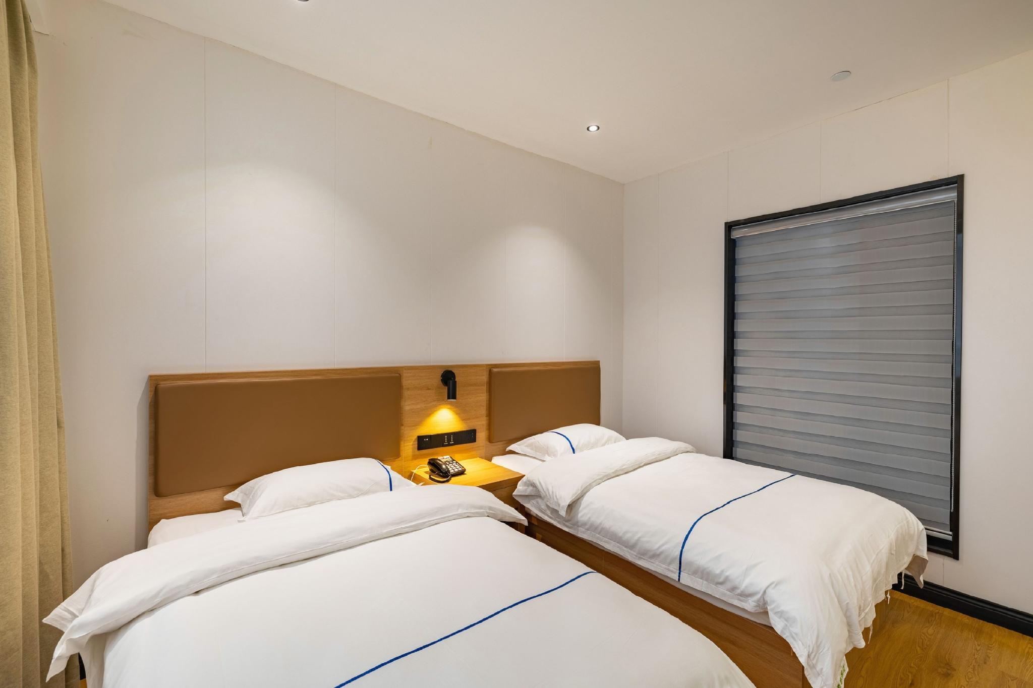 GreenTree Inn Express Shanghai Baoshan District Youyi Road Metro Station 22/46