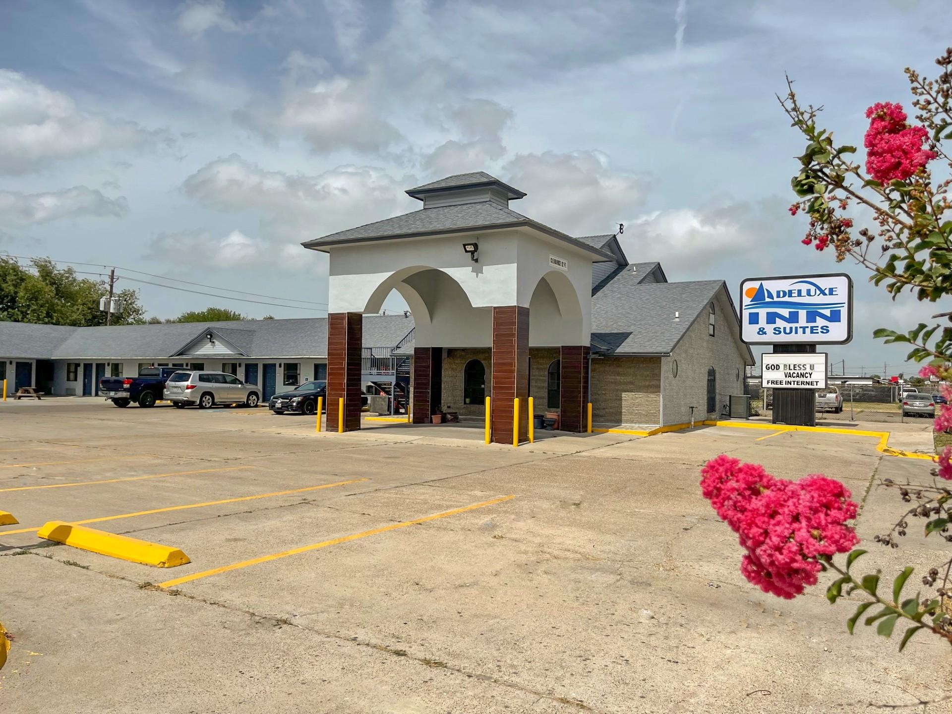 Deluxe Inn & Suites Corpus Christi I 37 25/27