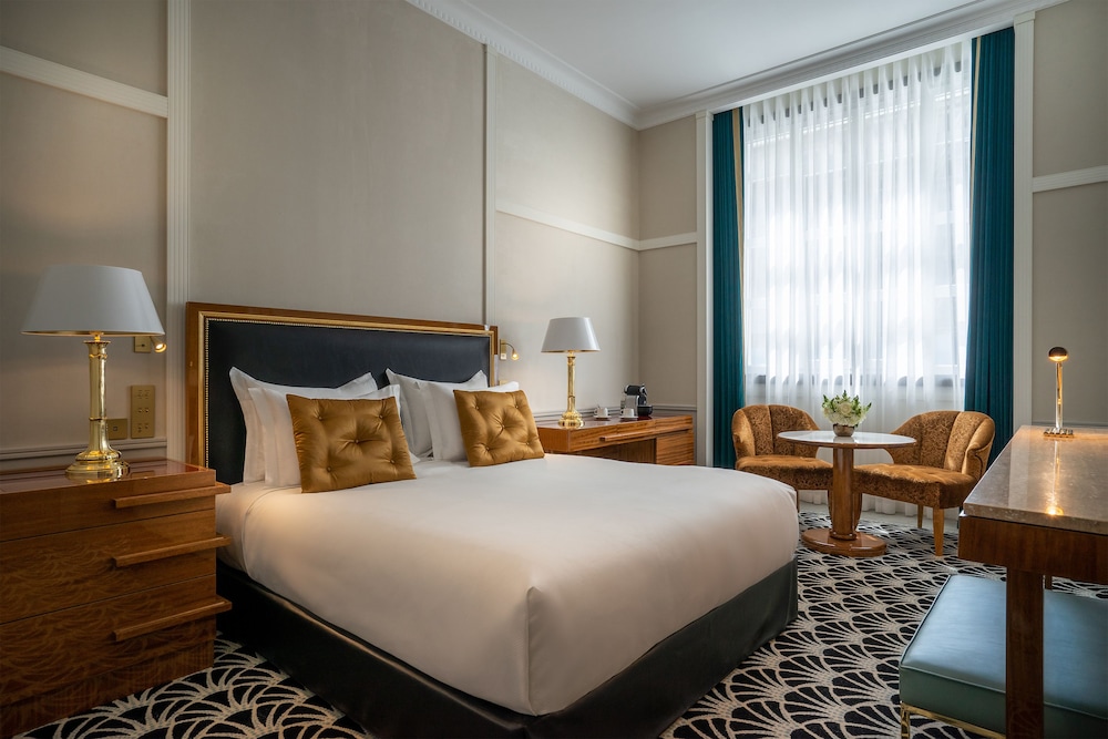 SUPERIOR, DOUBLE OR TWIN BED