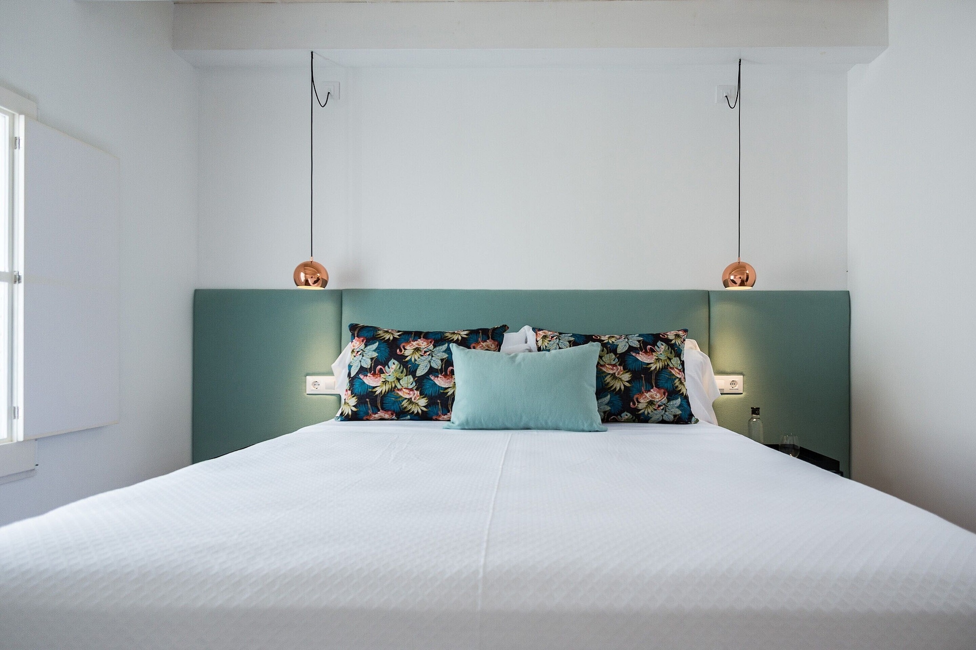 SUPERIOR, SUITE, QUEEN BED, TERRACE