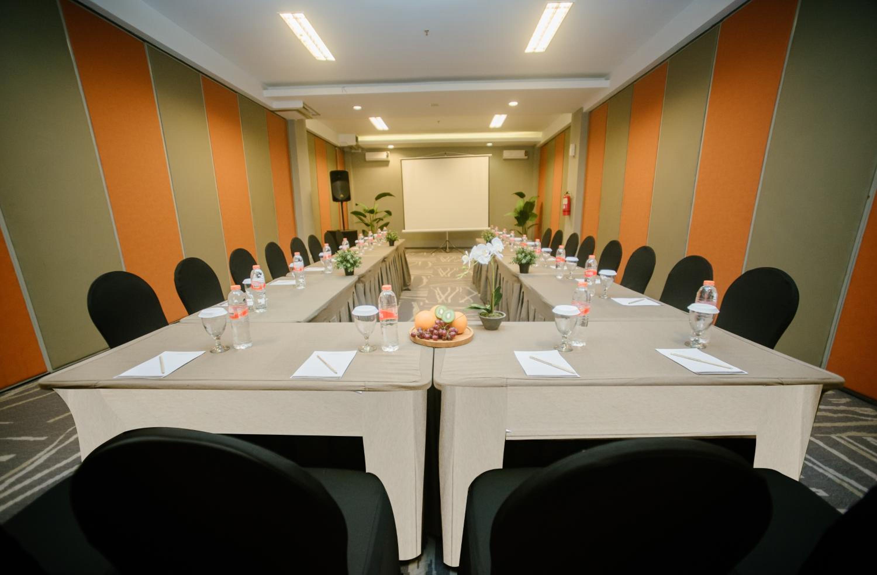 Maxonehotels.Com At Bounty Sukabumi 39/49