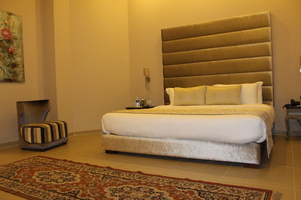 Cherry Blossom Boutique Hotel 29/69