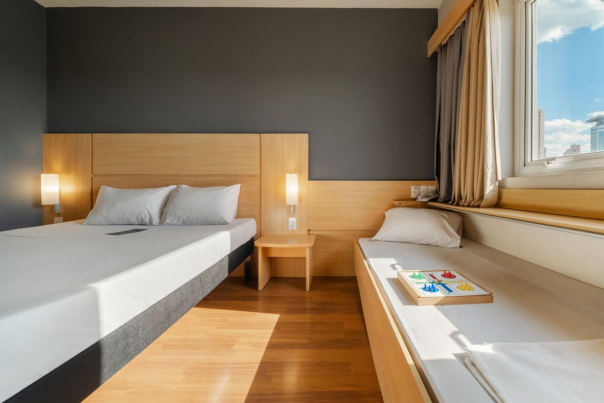 Apartment, Multiple Beds