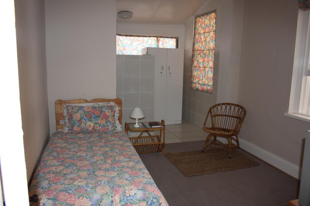 Karoopark Guest House 13/20