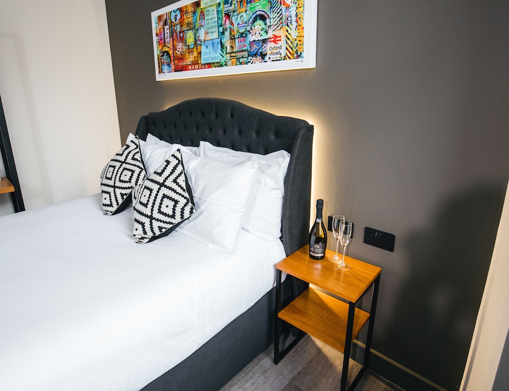 The Black Lion Hotel 34/50