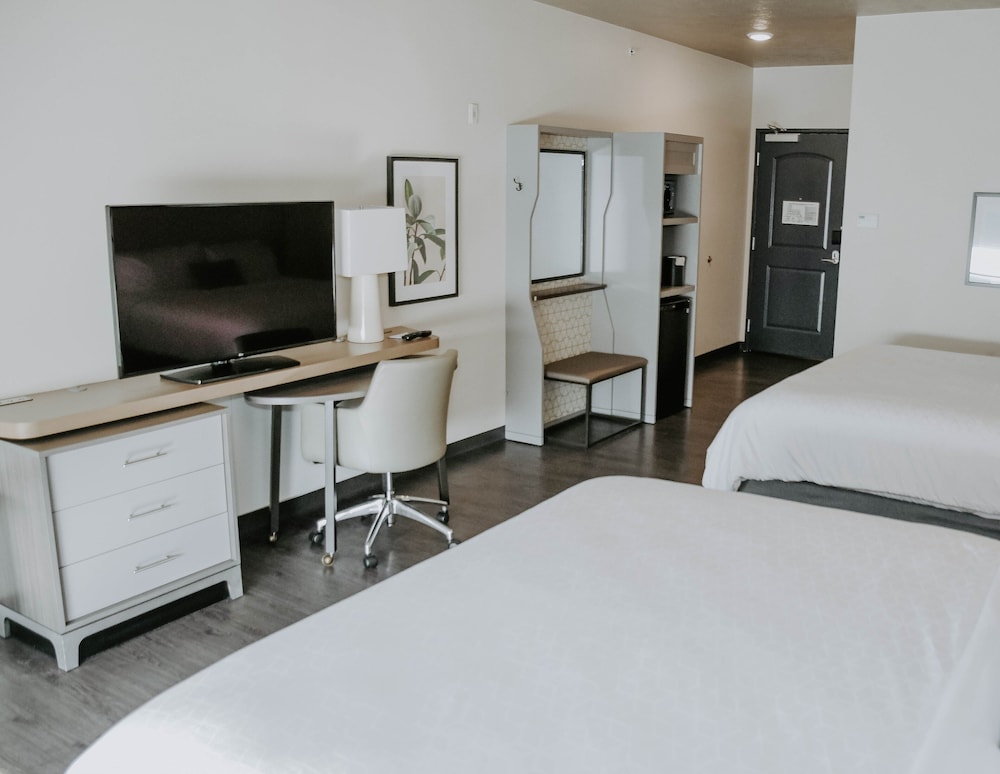 Holiday Inn Omaha Downtown-Airport 18/77