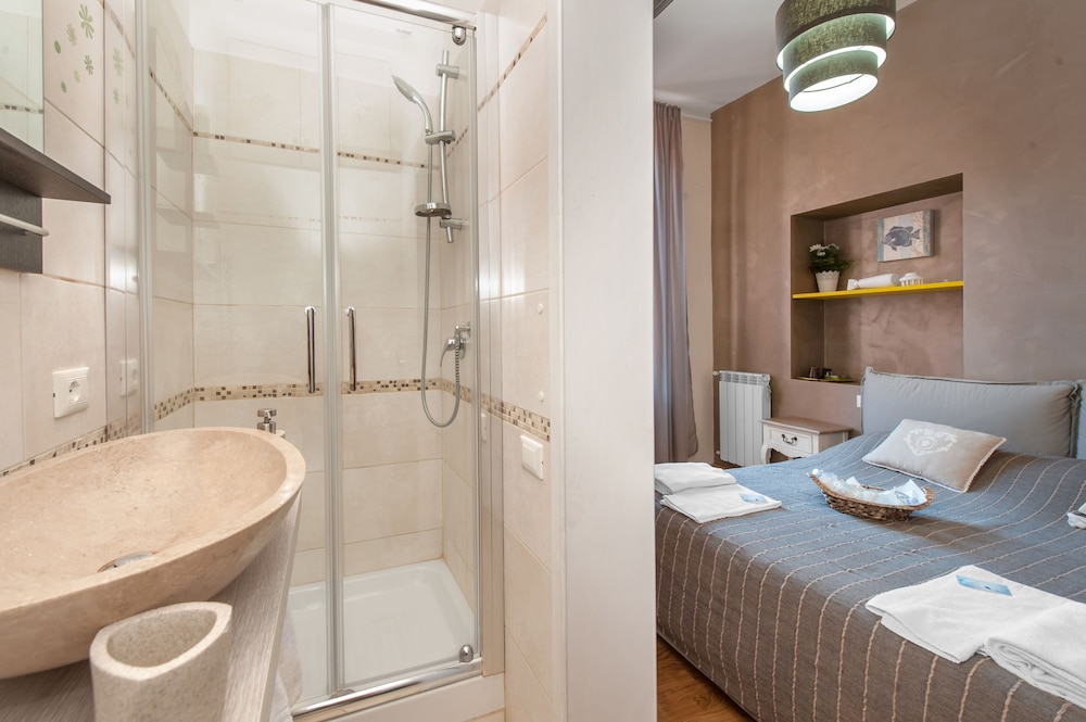 Il Sesto Suites Central 48/50