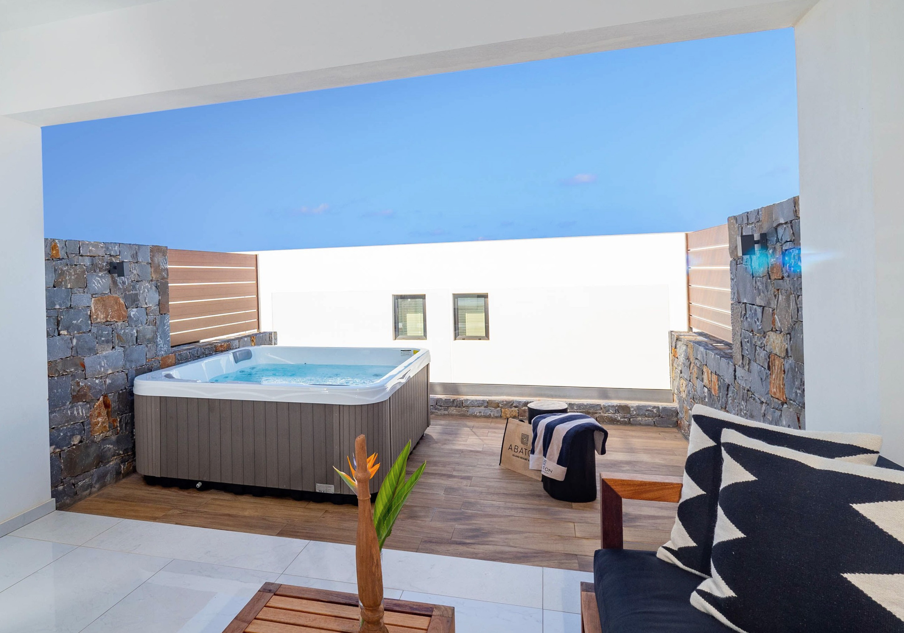 Guest Room, Luxury, Outdoor Jetted Tub