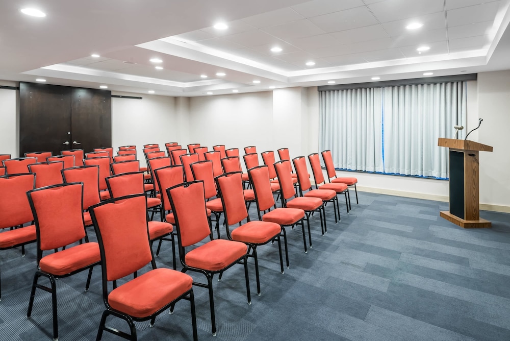 TRYP by Wyndham New York City Times Square Midtown 43/44