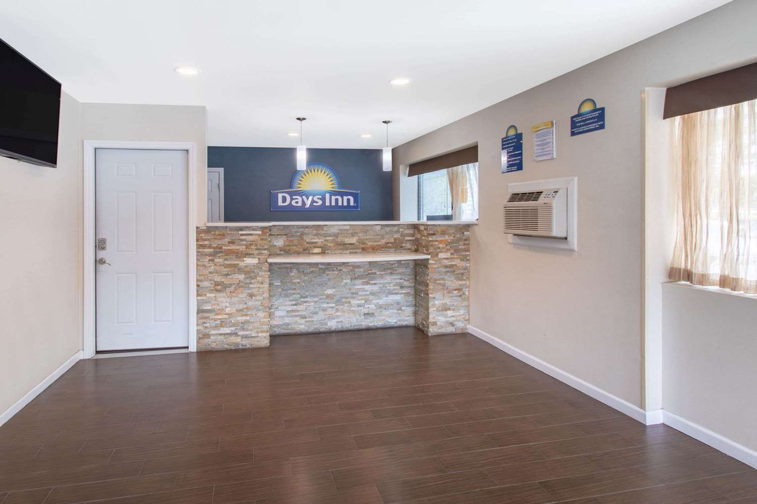 Days Inn by Wyndham Elmsford / White Plains 2/22