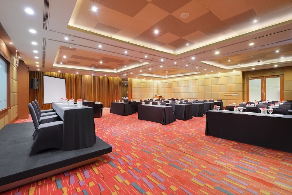 Quest Hotel Simpang Lima Semarang 50/60