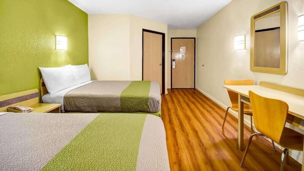 Motel 6 Lake Havasu City Lakeside 20/34