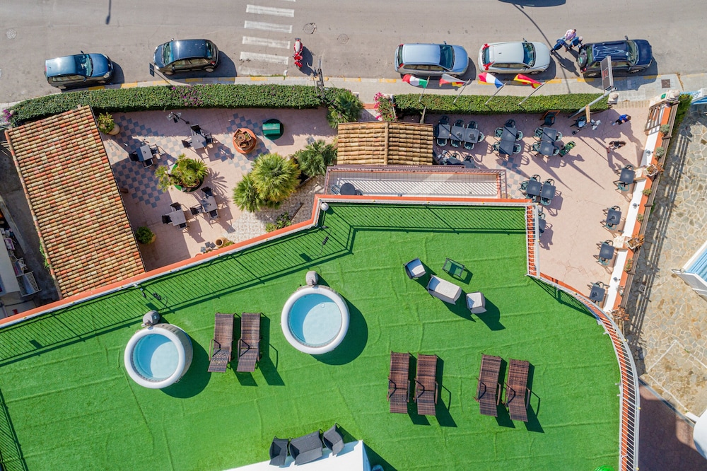 Hotel Villa Piras 46/49