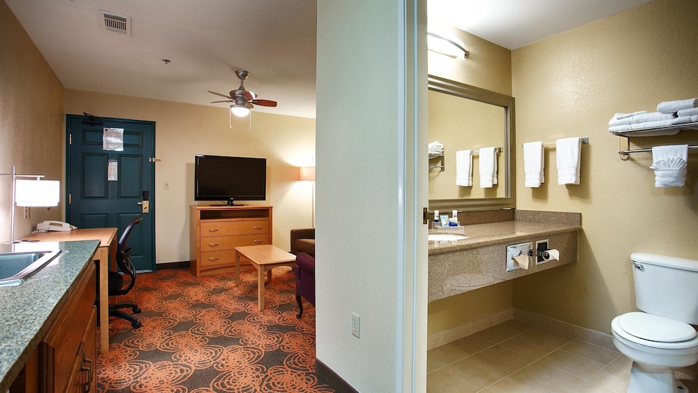 Best Western Plus Waco North 15/43