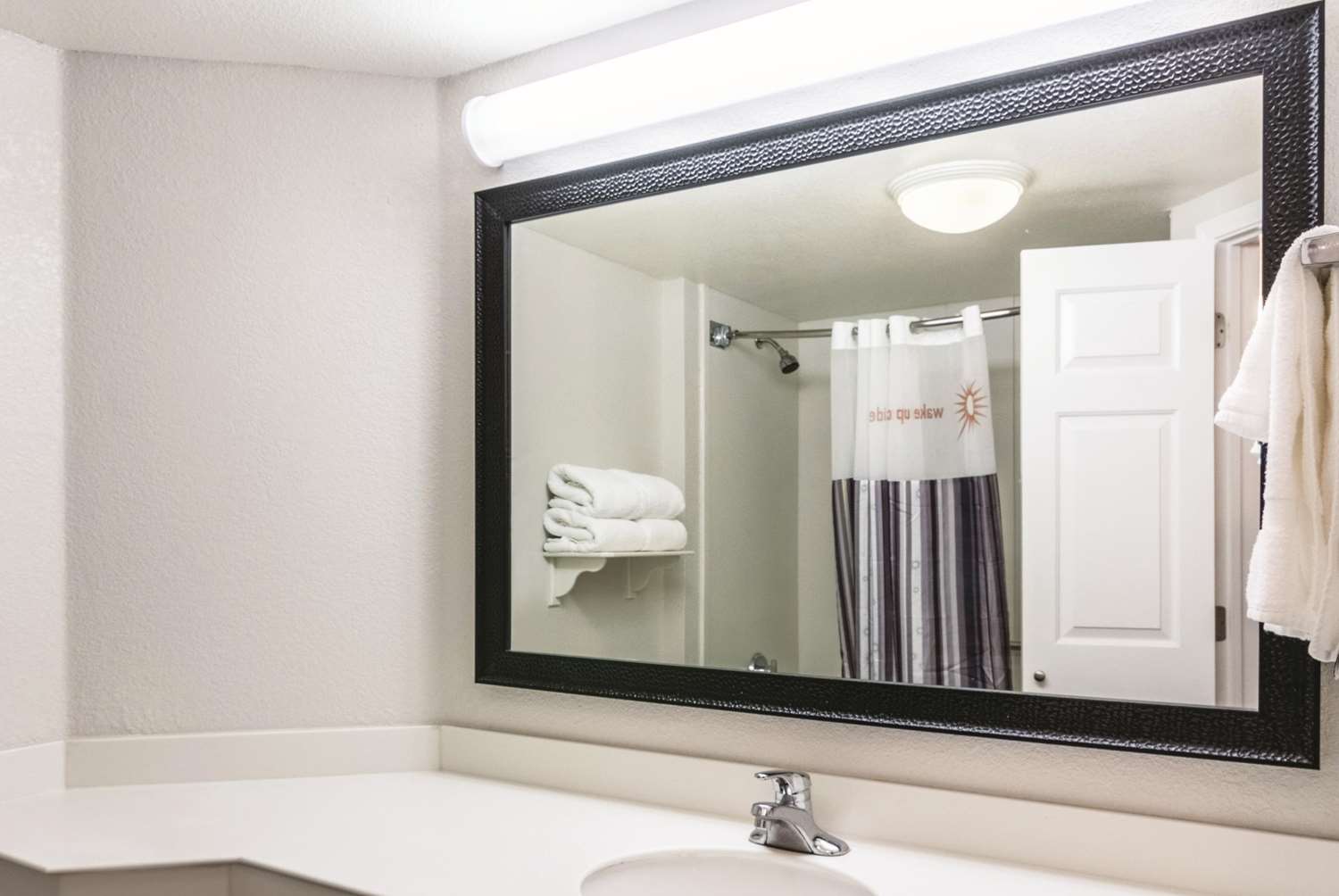 La Quinta Inn And Suites By Wyndham Orlando Airport North 25/45