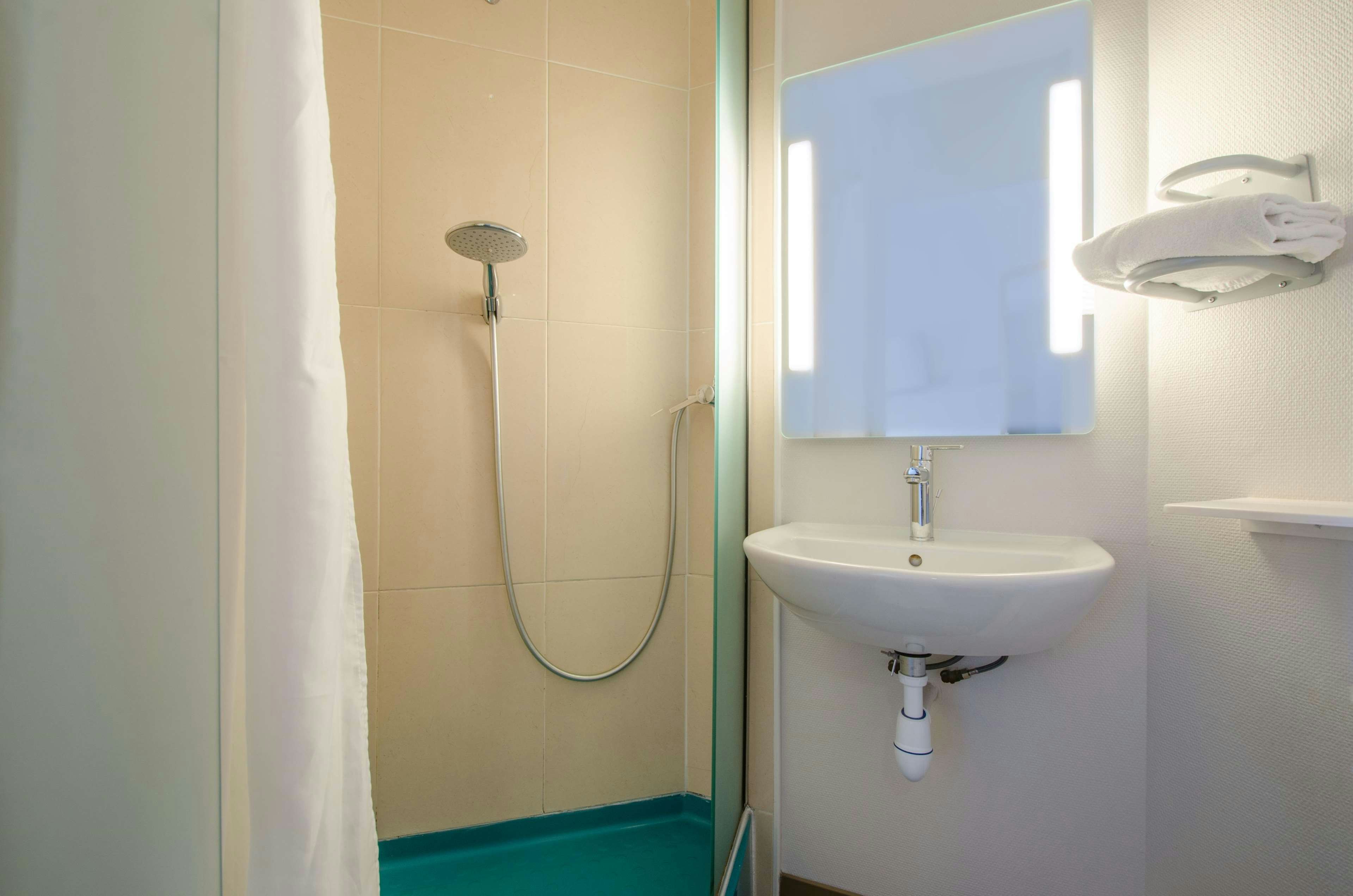 B&B HOTEL Chartres Le Coudray 30/31