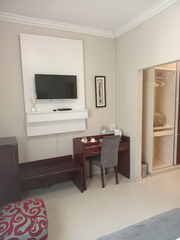 Staymorr Boutique Guest House 20/44