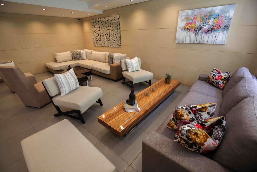 Sky Suites 48/61