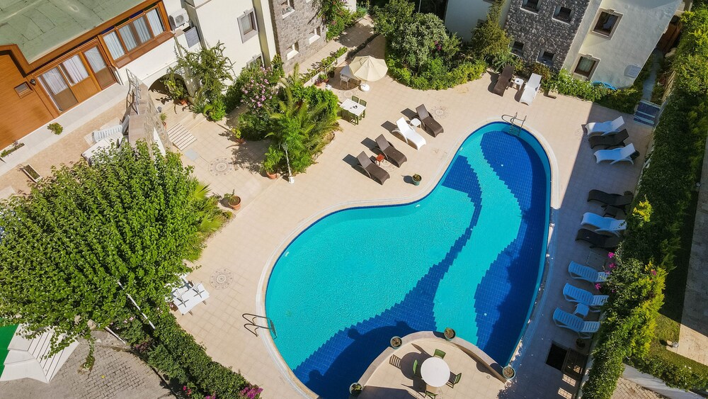Bella Garden Boutique Hotel 64/83