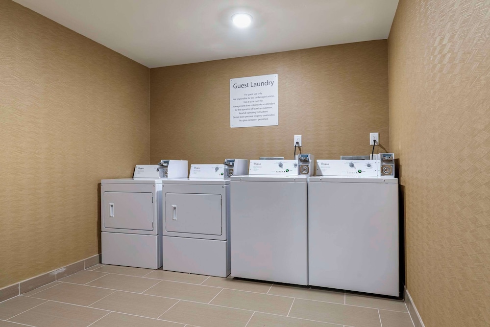 Comfort Inn and Suites Downtown near University 5/29