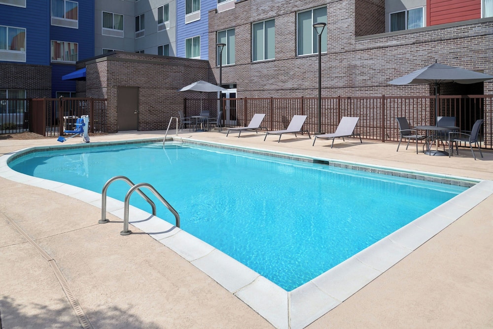 Fairfield Inn And Suites By Marriott Charlotte Airport 96/100