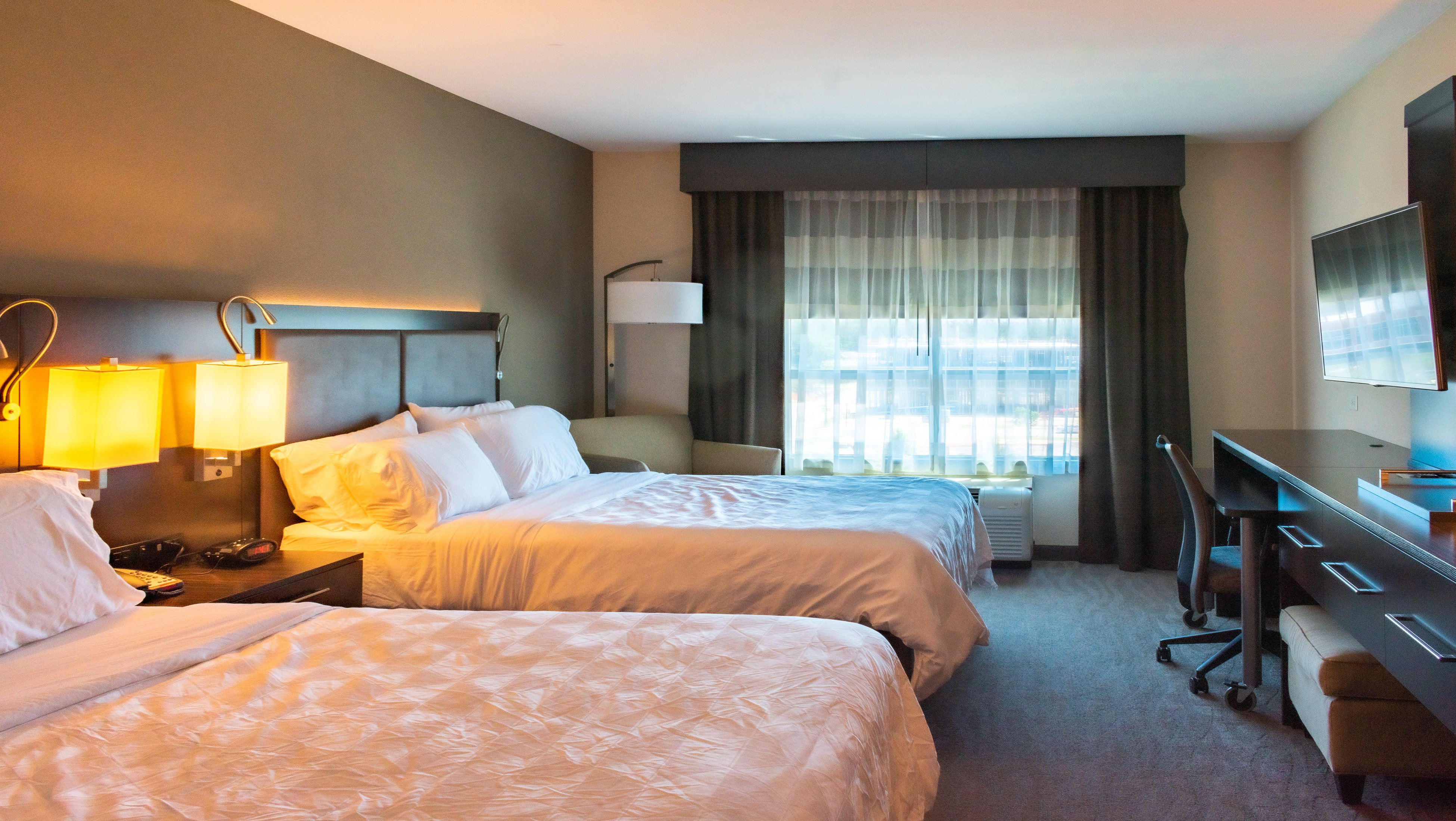 Holiday Inn Owensboro Riverfront 22/75