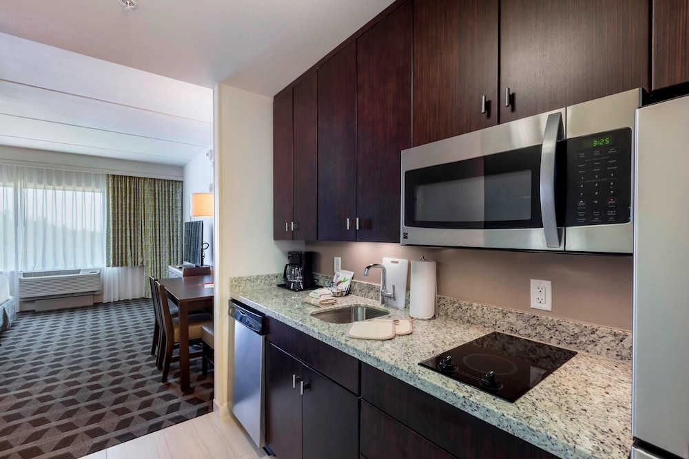 Towneplace Suites By Marriott Orlando At Sea World 39/57
