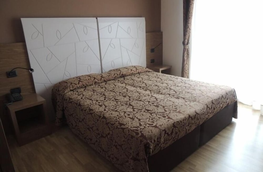 Albergo Ristorante Delfino 5/16
