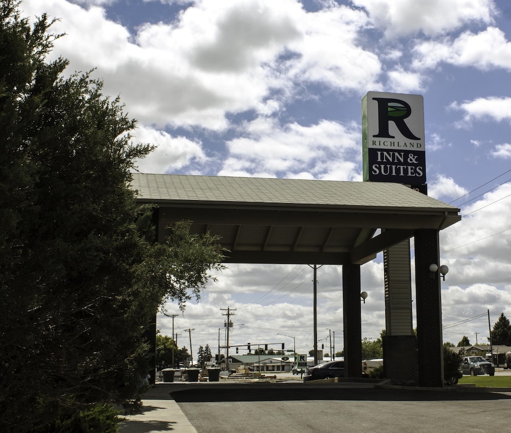 Richland Inn Suites 1/37