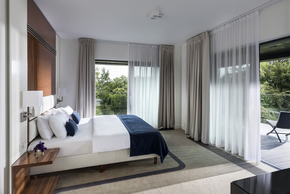 LUXURY, SUITE, BALCONY