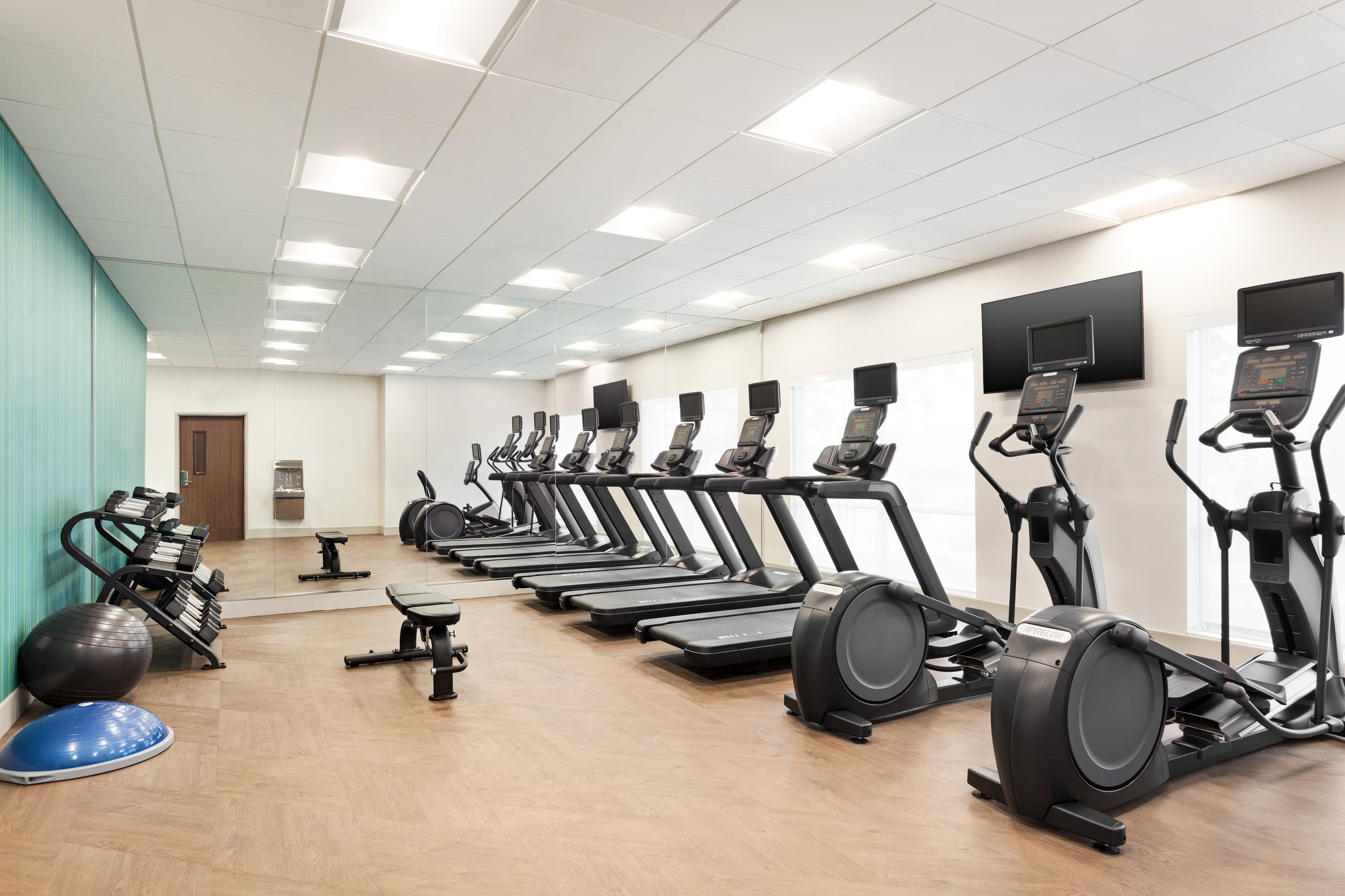Holiday Inn Express and Suites Austin North Pflugerville 40/75