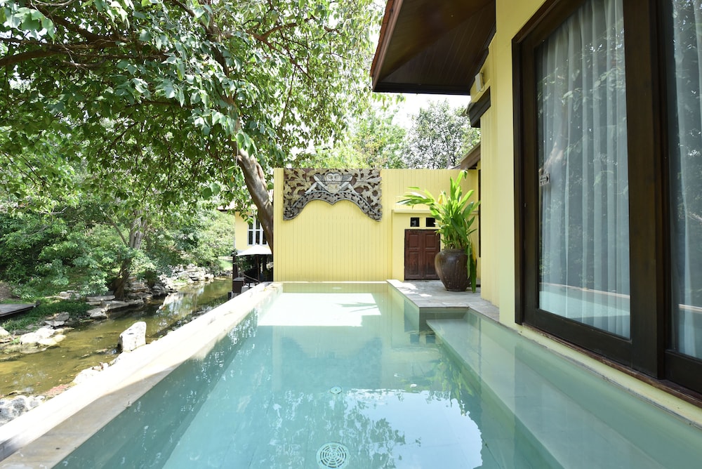 Zantiis Ndol Villas 42/66