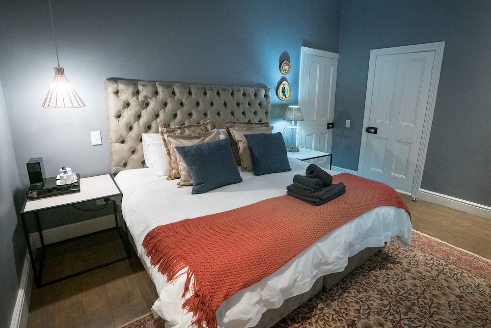 Ruby Rose Country House 10/47