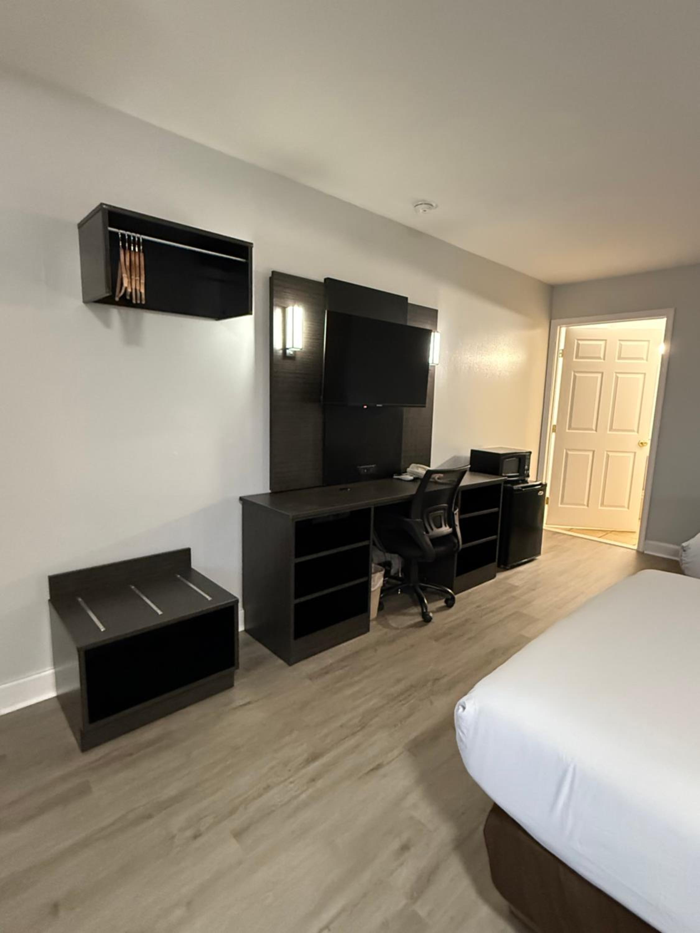 غرفة بسرير كينج للمدخنين، Motel6 Culpeper, VA 5/10