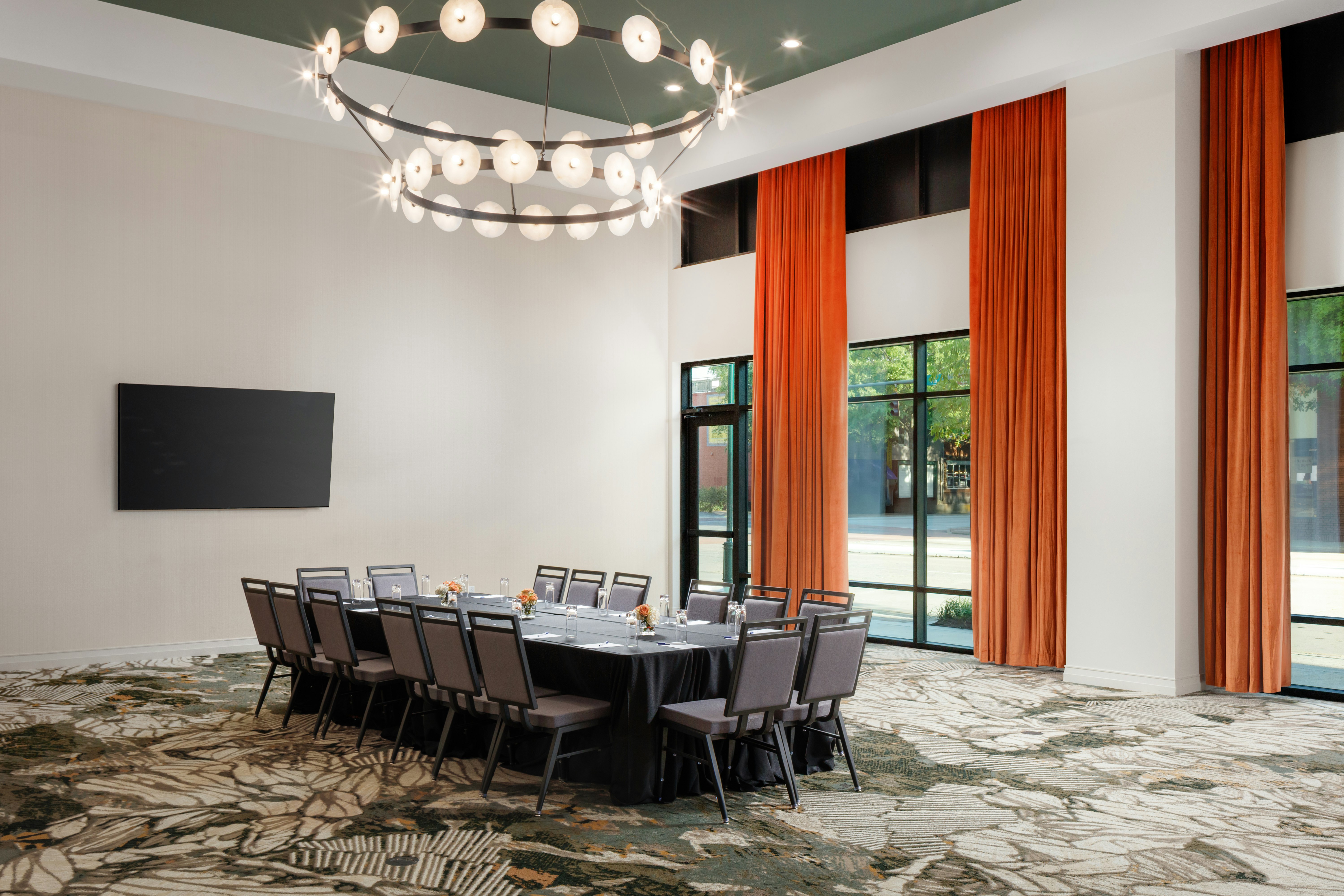 Embassy Suites by Hilton Chattanooga Downtown 42/51