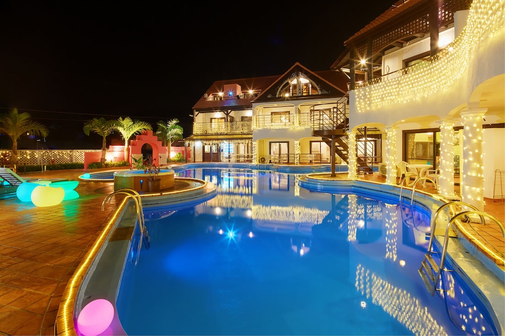 The Poolresort Okinawa 20/50