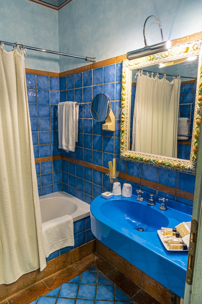Boccaccio Hotel 34/65
