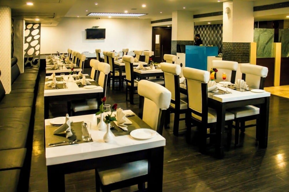 Hotel Vaibhav Inn 34/50