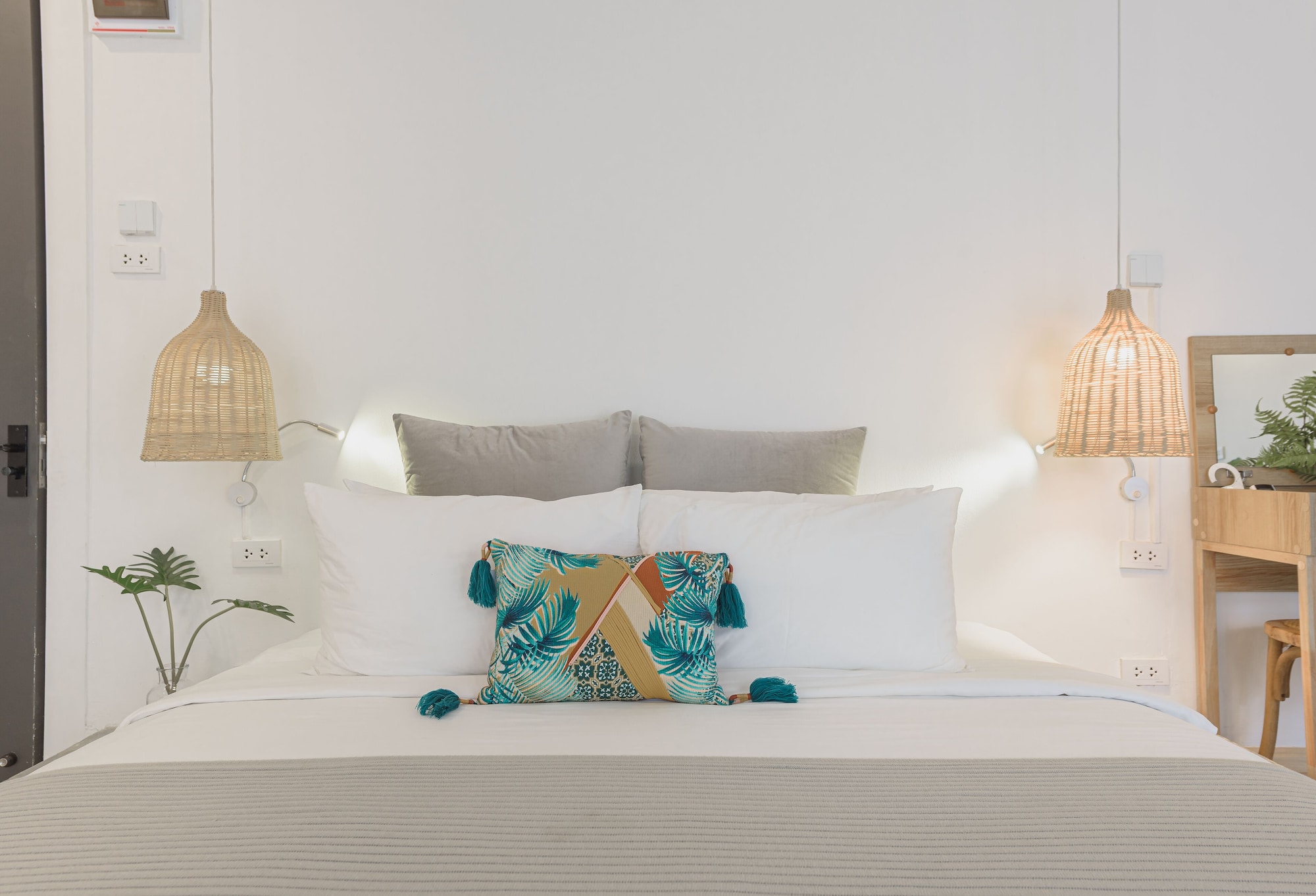 غرفة فاخرة بسرير كينج، Yolo Bangkok Boutique Hotel 4/5