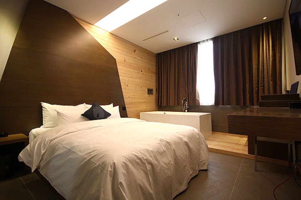 Hotel The Designers Hongdae 25/80