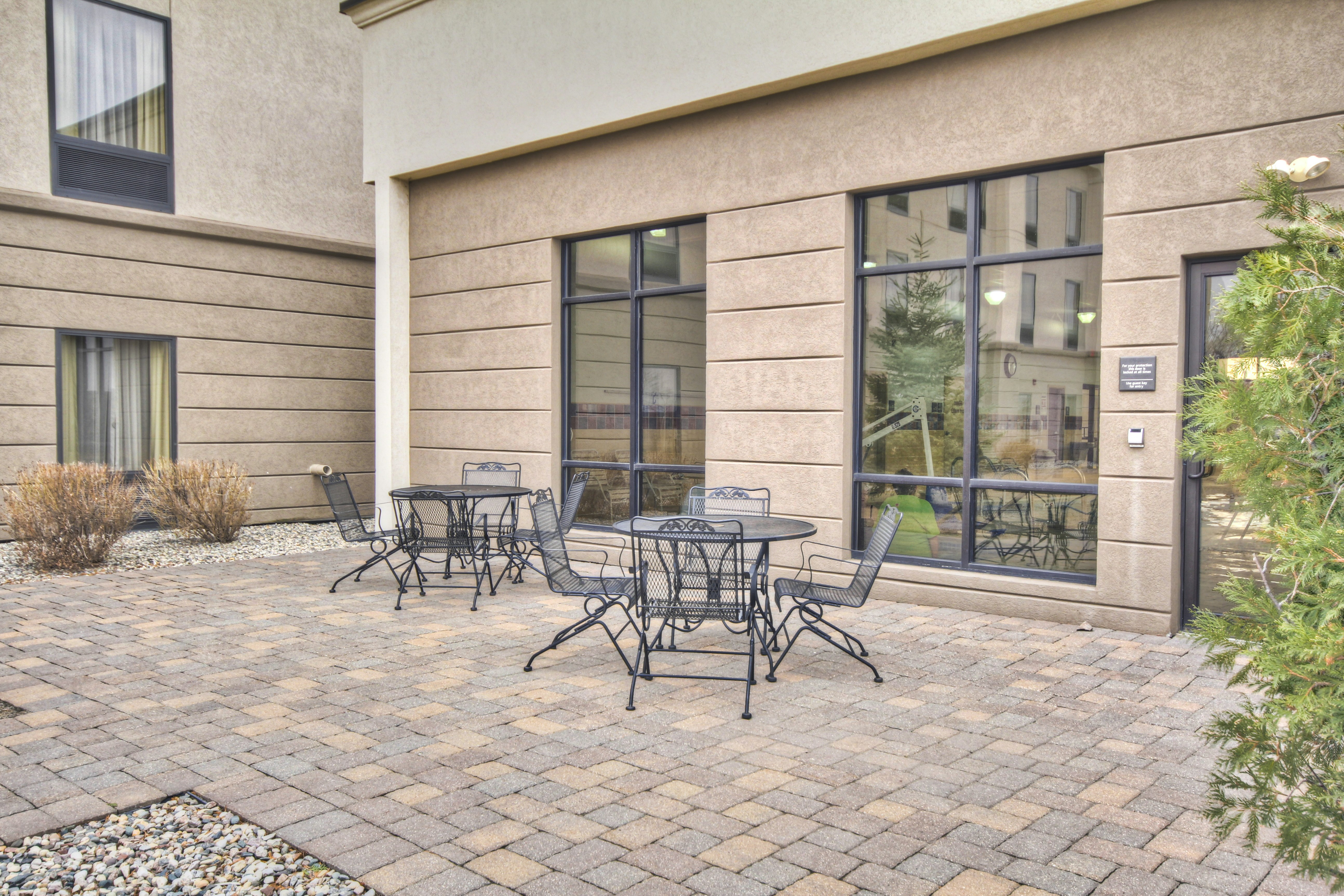 Hampton Inn & Suites Alexandria MN 48/50