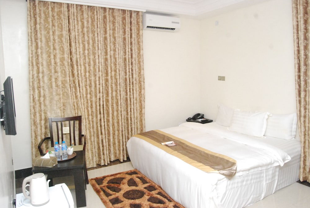 Grandbee Apartment And Residence 6/21