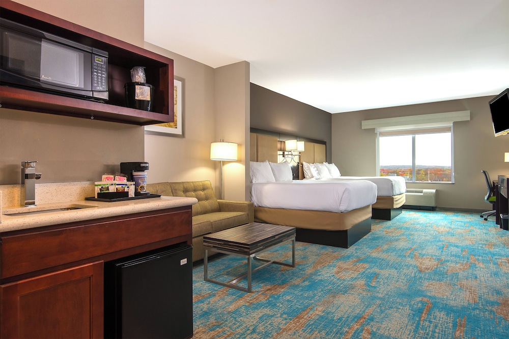 Holiday Inn Express and Suites Norwood Boston Area 19/40