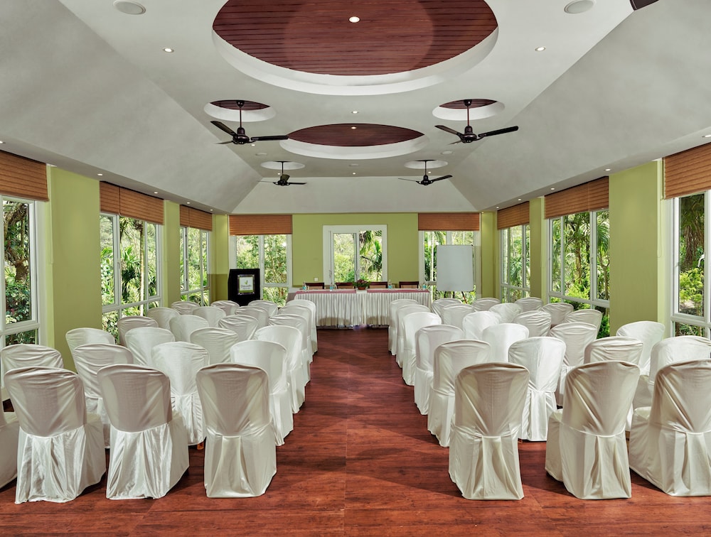 The Woods Resort 38/48