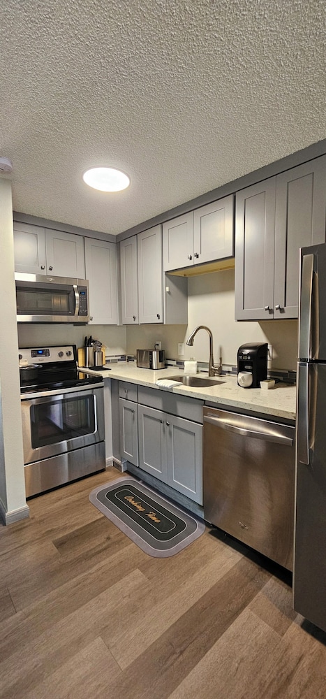 Interurban Suites Hotel, a Dazzler Select by Wyndham 30/69